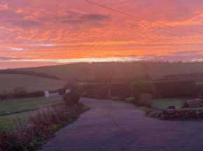 Cosy annexe sleeps 4